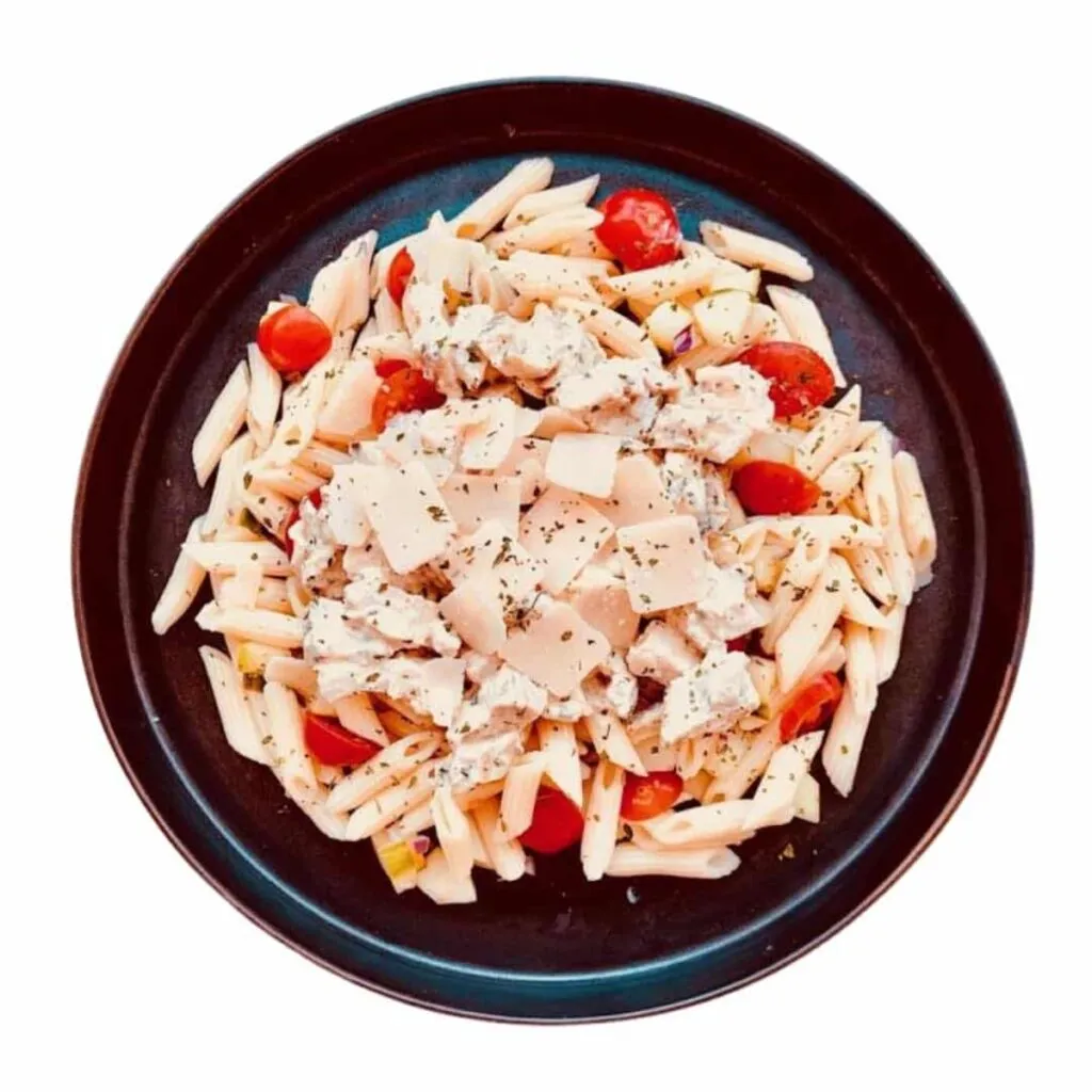 Salade de quinoa gourmand, poulet, mélange frais, feta