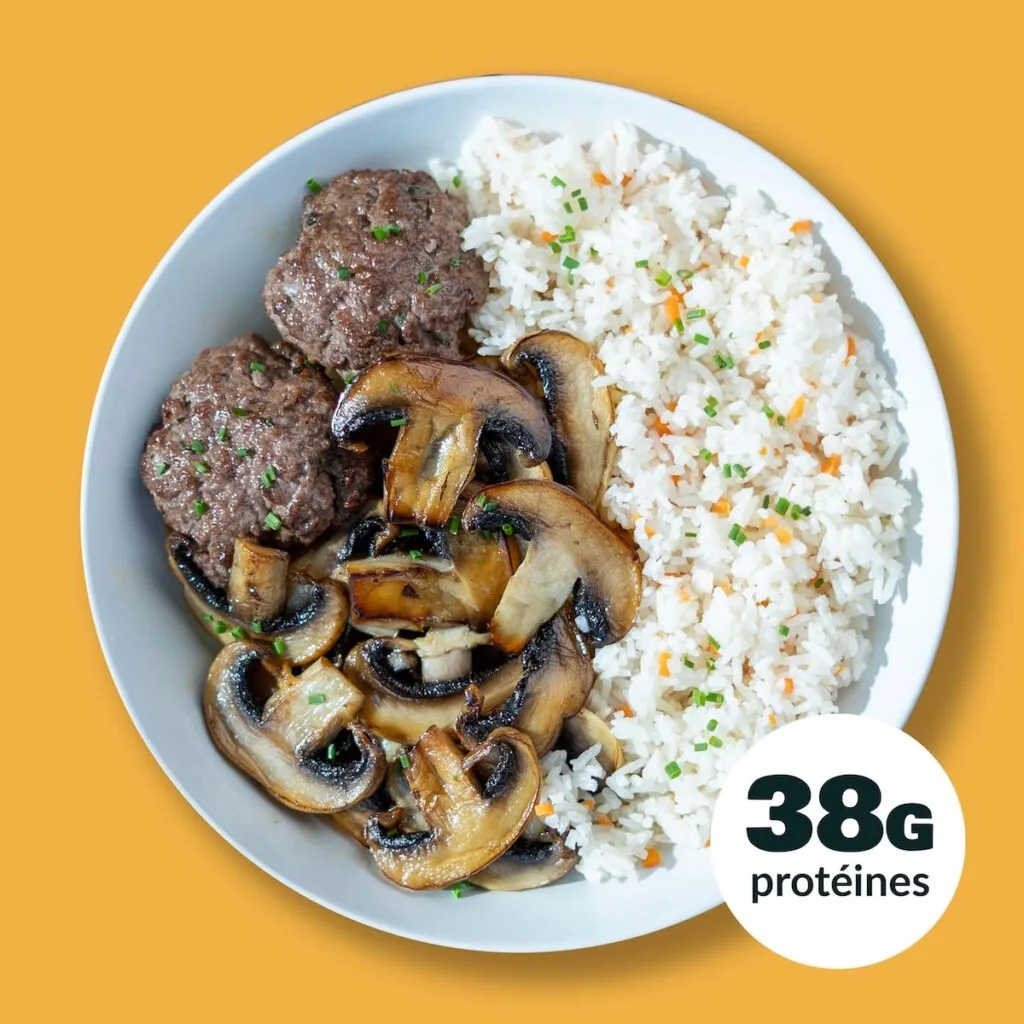 Palets de Boeuf grillé, Riz Carottes et Champignons poêlées aux herbes de Provence
