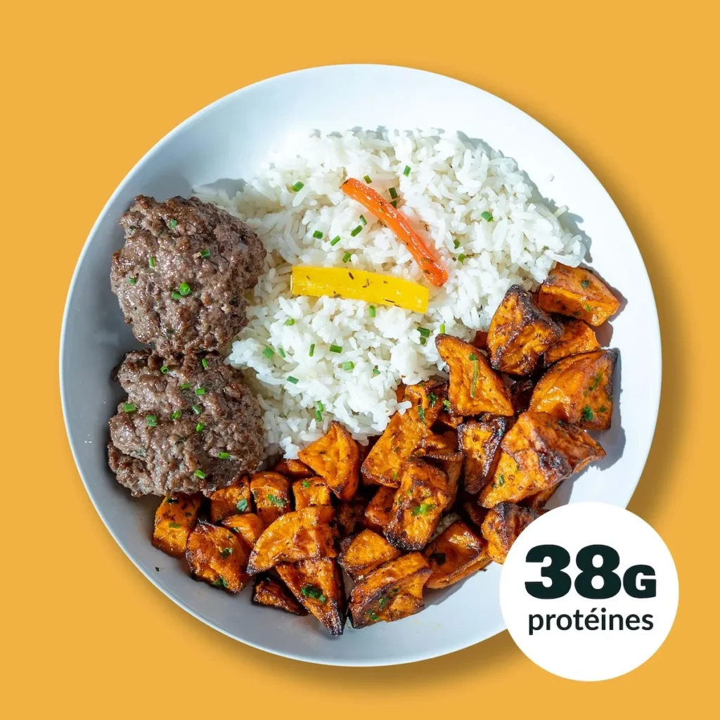 Palets de Boeuf grillés avec riz, patates douces et poivrons